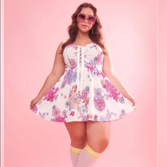Dolls Kill Sugar Thrillz 
Devine Blissful Lane Floral Dress (Plus Size 1XL) - Picture 1 of 5